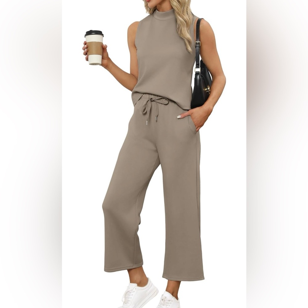NWT SAMPEEL 2 Pc Set Women Large Mock Neck Sleeveless Top Wide Leg Crop Pants
C
